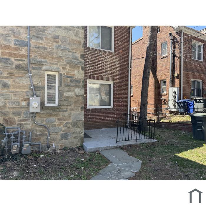 219 Newcomb St SE
